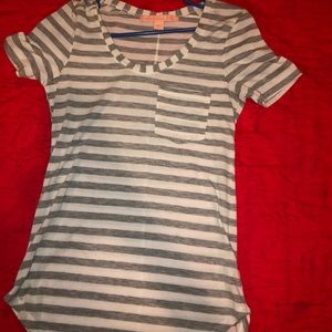 Gray and white striped tee